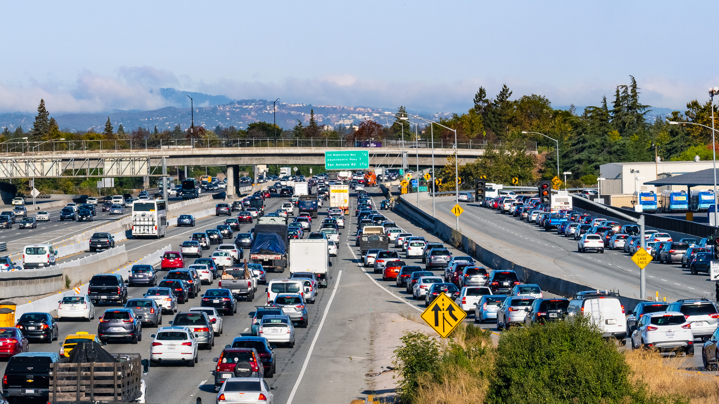 Truck manufacturers warned against trashing clean truck agreement which will hurt trucking industry