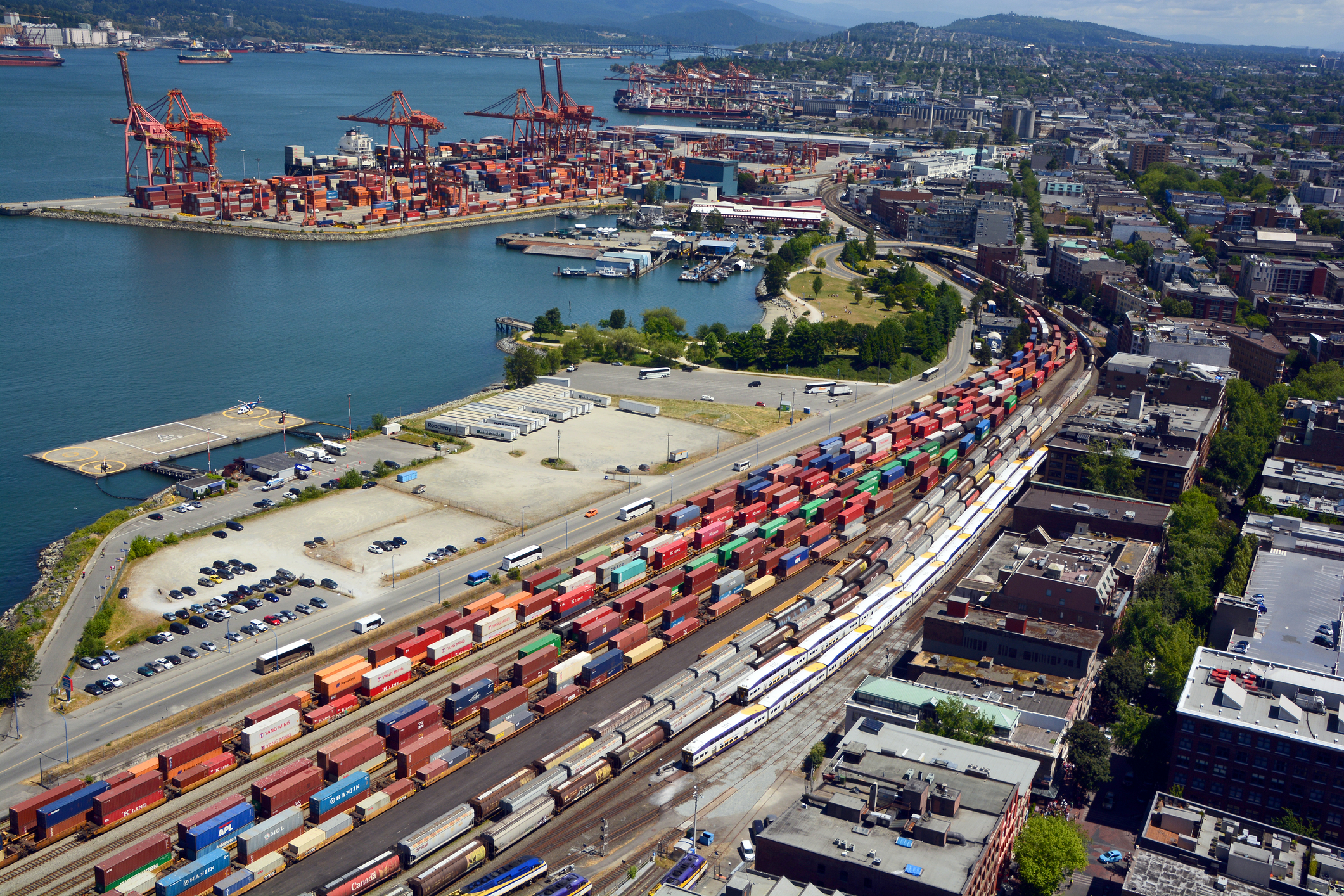 Clean transport advocates welcome first phase of massive 10,000 electric heavy trucks order
